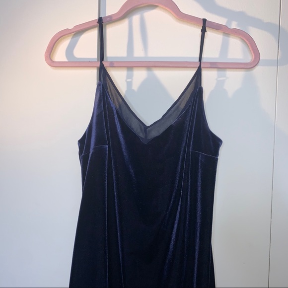 Blue velvet dress - Picture 2 of 4